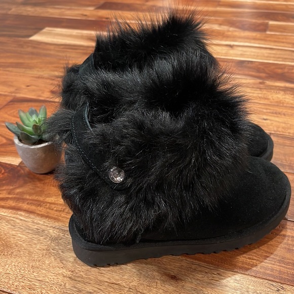 UGG Boots -like New! ❄️ - Picture 2 of 9